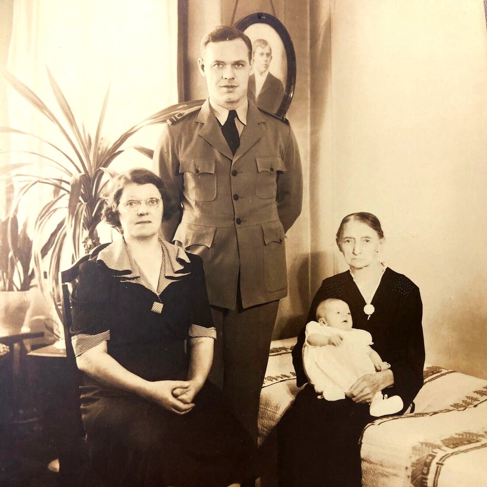 Vintage Antique Family Portrait Picture Photo Soldier Uniform Army Child Baby